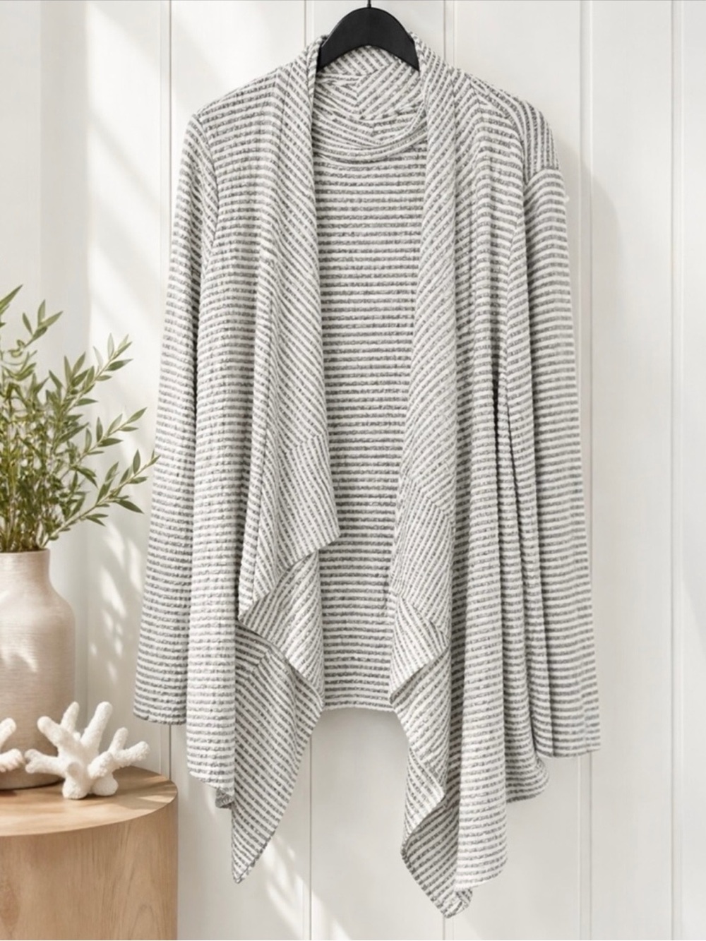 CHICO’S Zenergy 2 Piece Cardigan Tank Set Gray Stripe Size 3 Plus